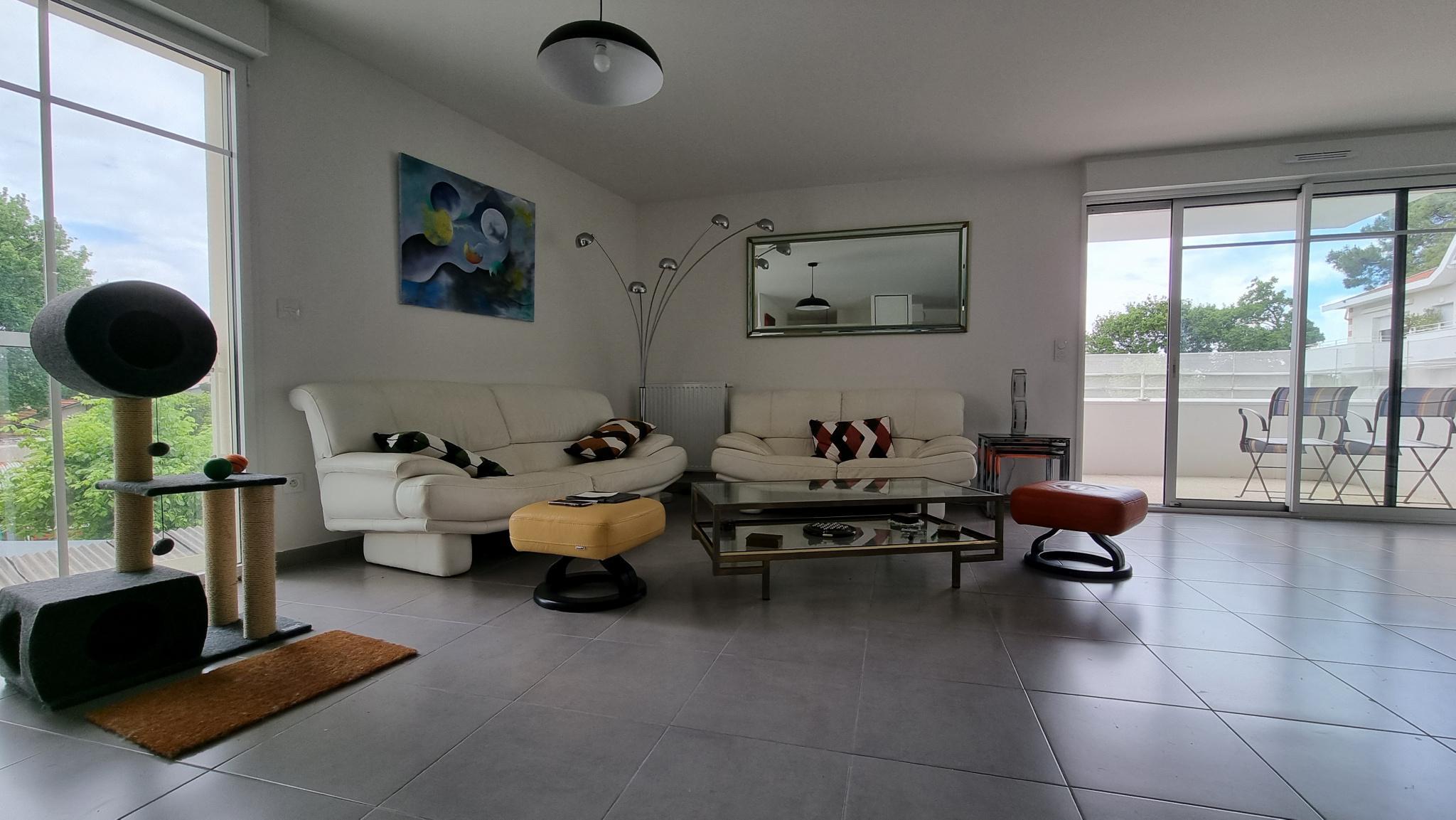 Agence immobilière : Vente appartement 106.00 m² Andernos-les-Bains